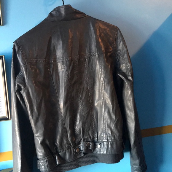 Leather jacket - Picture 4 of 7